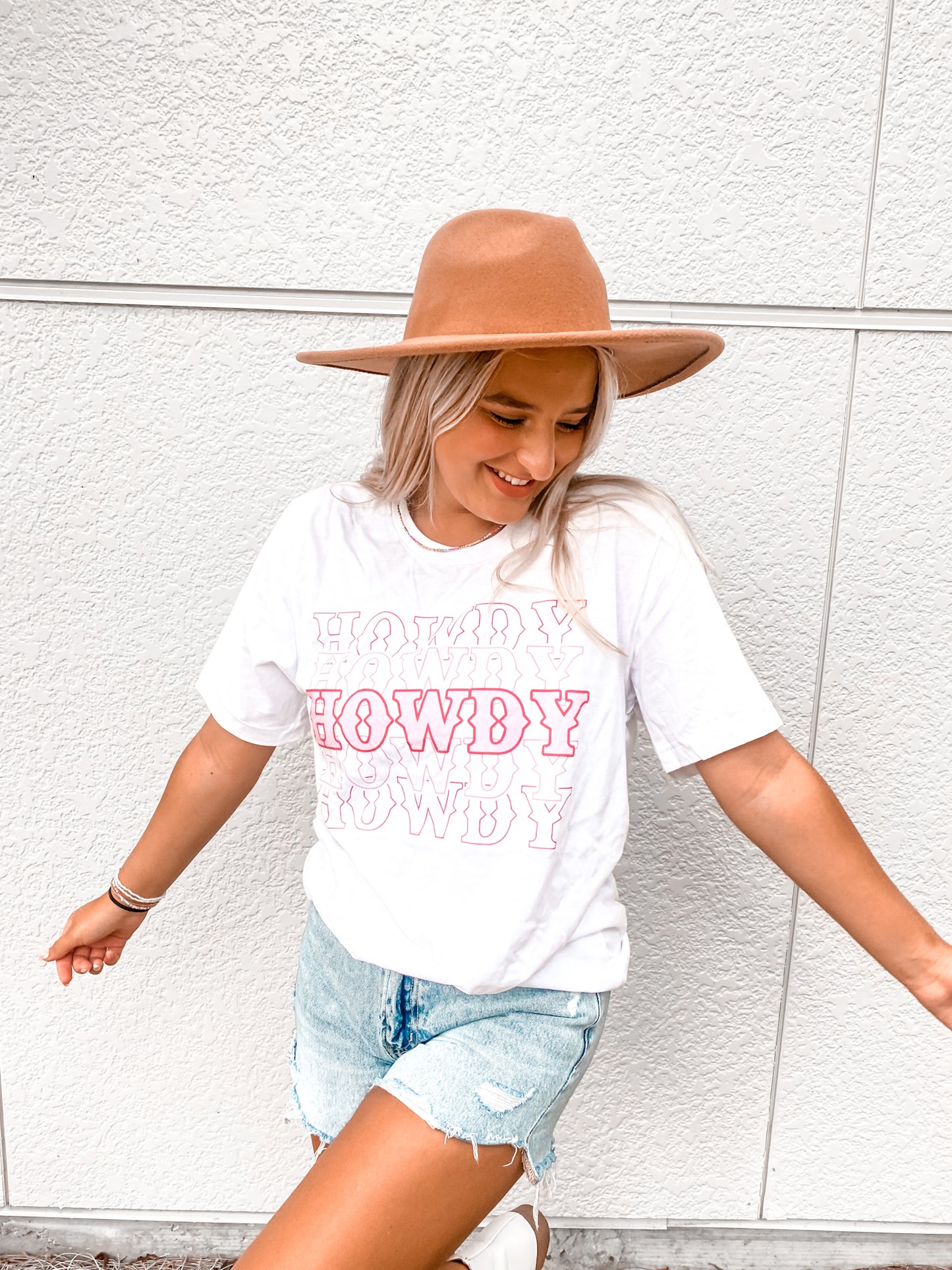 Howdy Graphic Tee, White